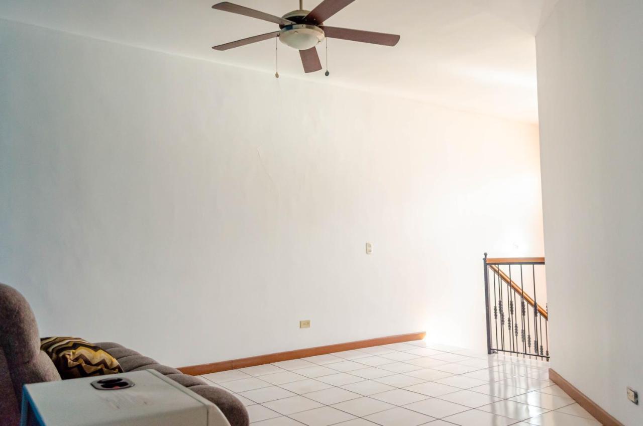 Alojamiento Completo 3 Habitaciones Chihuahua Buitenkant foto
